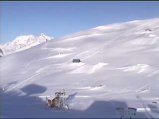 http://www.ski-cams.com/buzon/2007-2008/2008-03-06 - 0921 - Saint Lary - snowpark.jpg